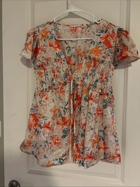 Doe & Rae Cream Floral Tie-Front Smocked Tunic shiny finish
